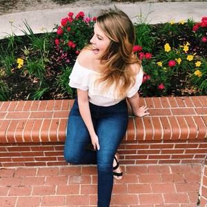 Meet your Posher, Natalie